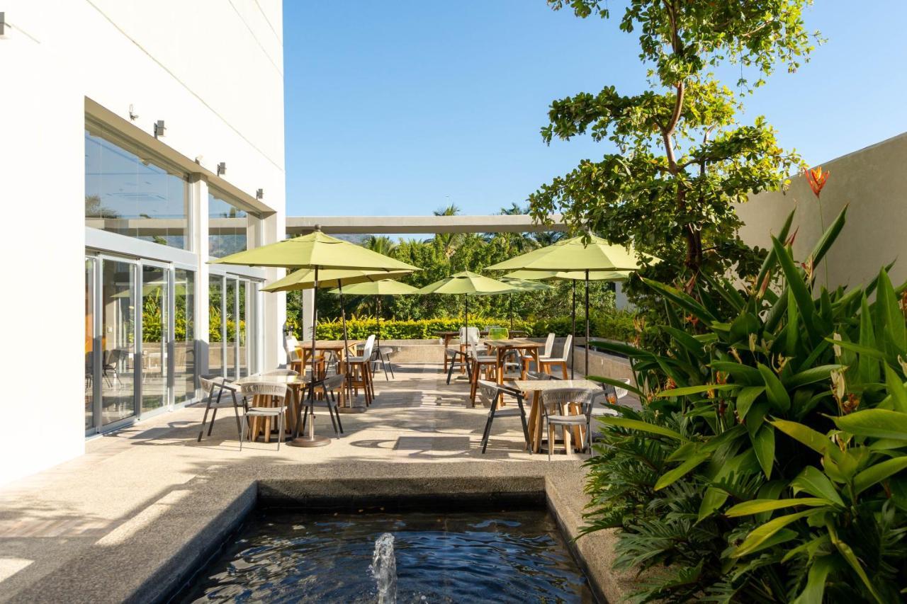Hotel Mio Vallarta Unique & Different- Adults Only Puerto Vallarta Exteriör bild The outdoor patio at the restaurant