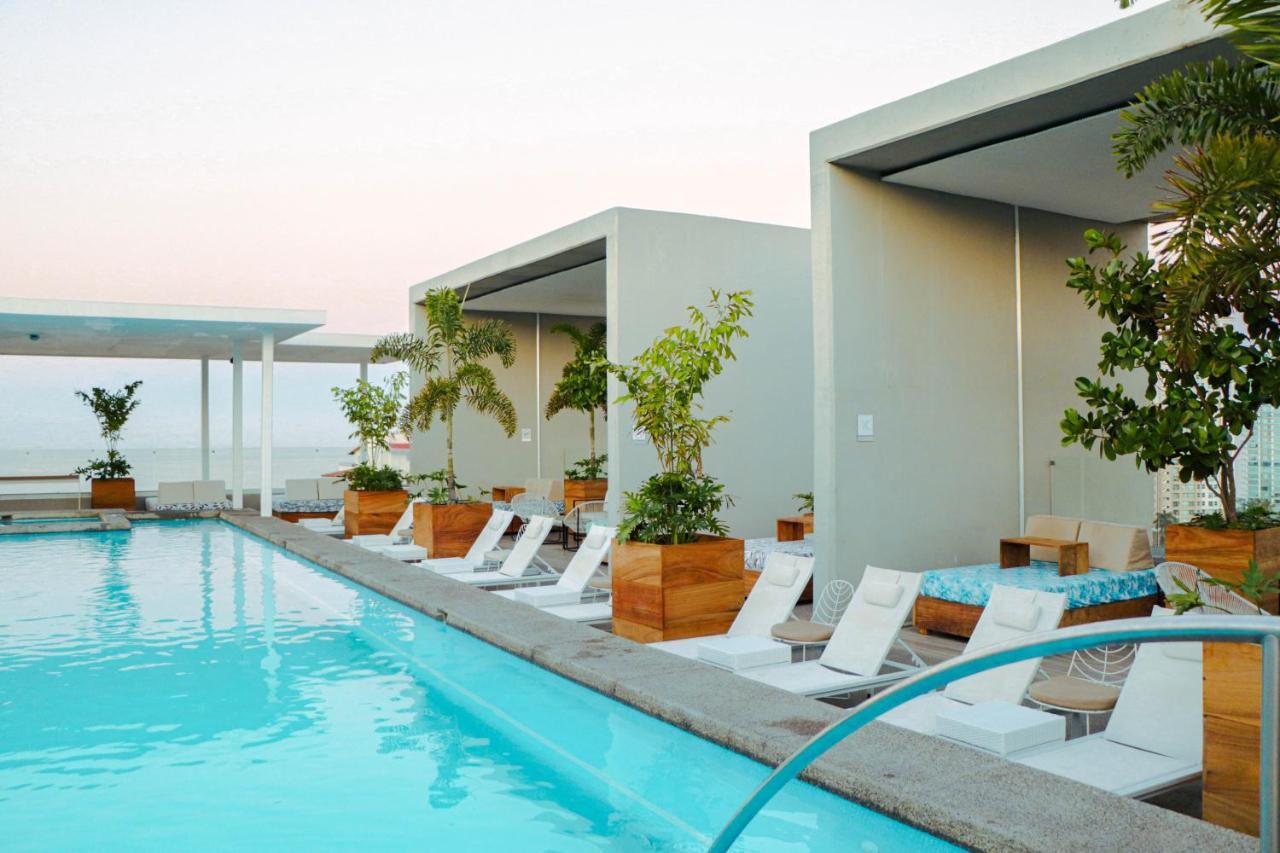 Hotel Mio Vallarta Unique & Different- Adults Only Puerto Vallarta Exteriör bild The rooftop pool at the Standard
