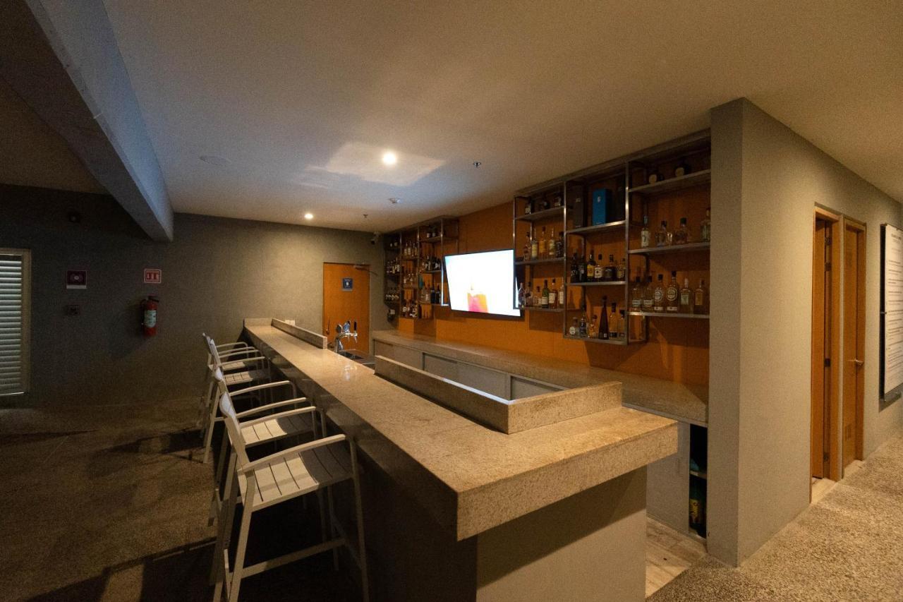 Hotel Mio Vallarta Unique & Different- Adults Only Puerto Vallarta Exteriör bild A bar in a hotel